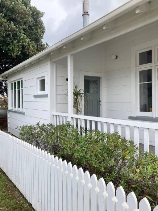 Artshack At The Beach Whanganui Exterior photo